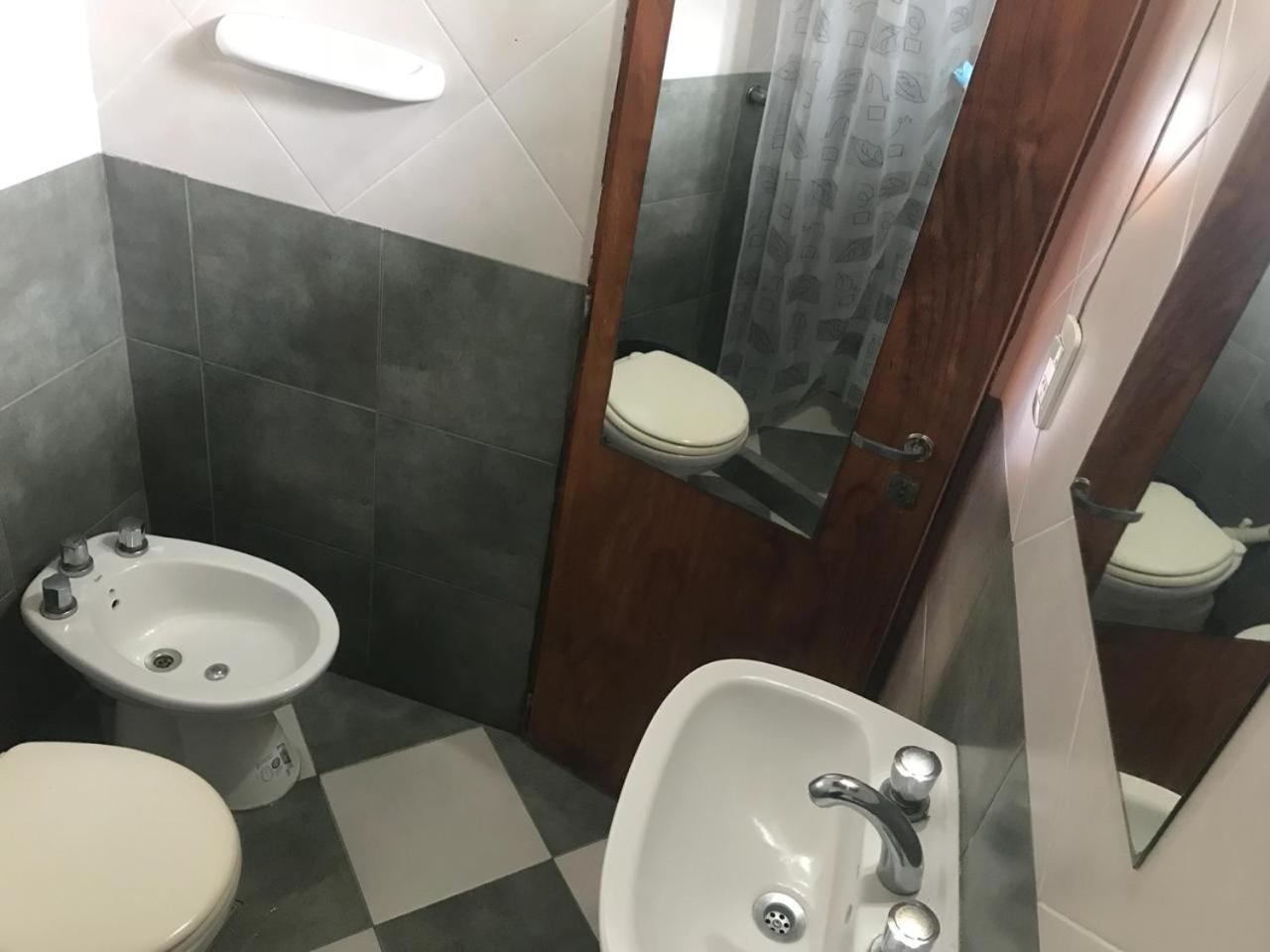 Hostel El Galeon Вила Гесел Екстериор снимка